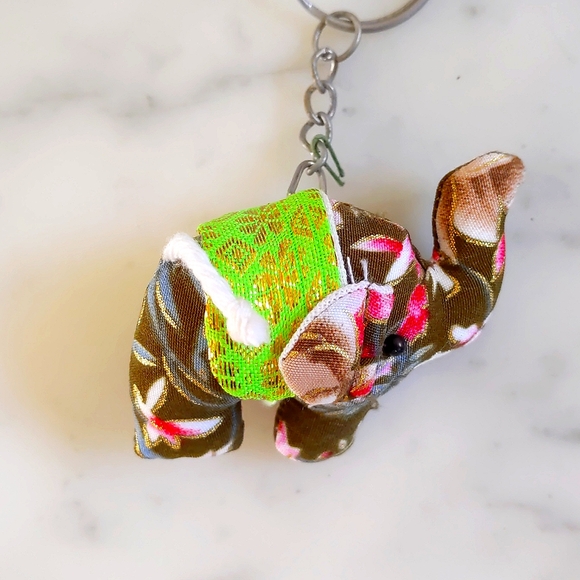 NWOT.Handmade Elephant Fabric Bag w/Embroidery,Zip,Lining,3D Elephant Key Charm. - Picture 4 of 5